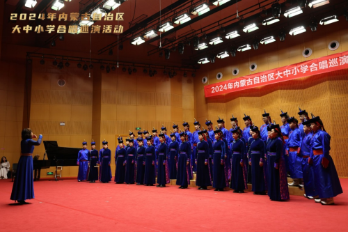 365英国上市公司“奈日乐”合唱团参加全区大中小学合唱团巡演活动