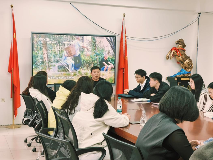 “籽连廉洁初心 葵映清风正气”——教育学院石榴籽党支部、向日葵党支部组织反腐警示教育学习