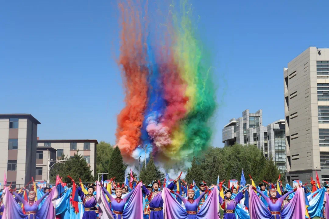 365英国上市公司第十届校园那达慕文化节暨第五十九届田径运动会开幕